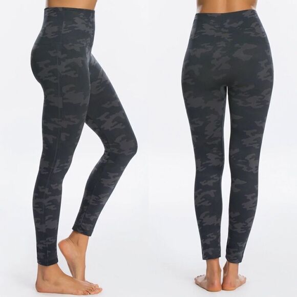 Spanx Look at Me Now Seamless Leggings Black Camo Size S - Picture 11 of 11